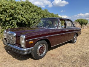 Mercedes 220-4 Strich 8 aus Italien